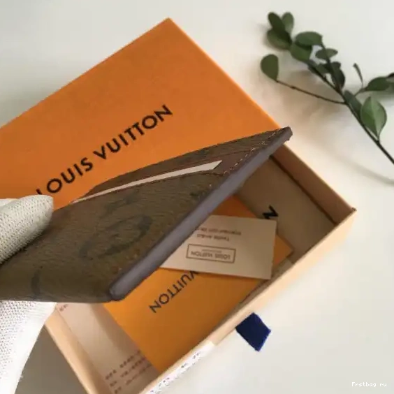 First bag ru LOUIS HOLDER CARD VUITTON 50DOUBLE BANDOULIERE 0524